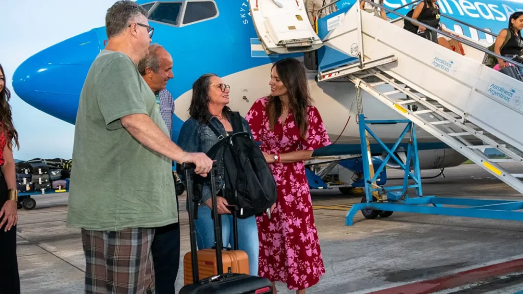 Salta dio la bienvenida al primer vuelo directo desde Florianópolis