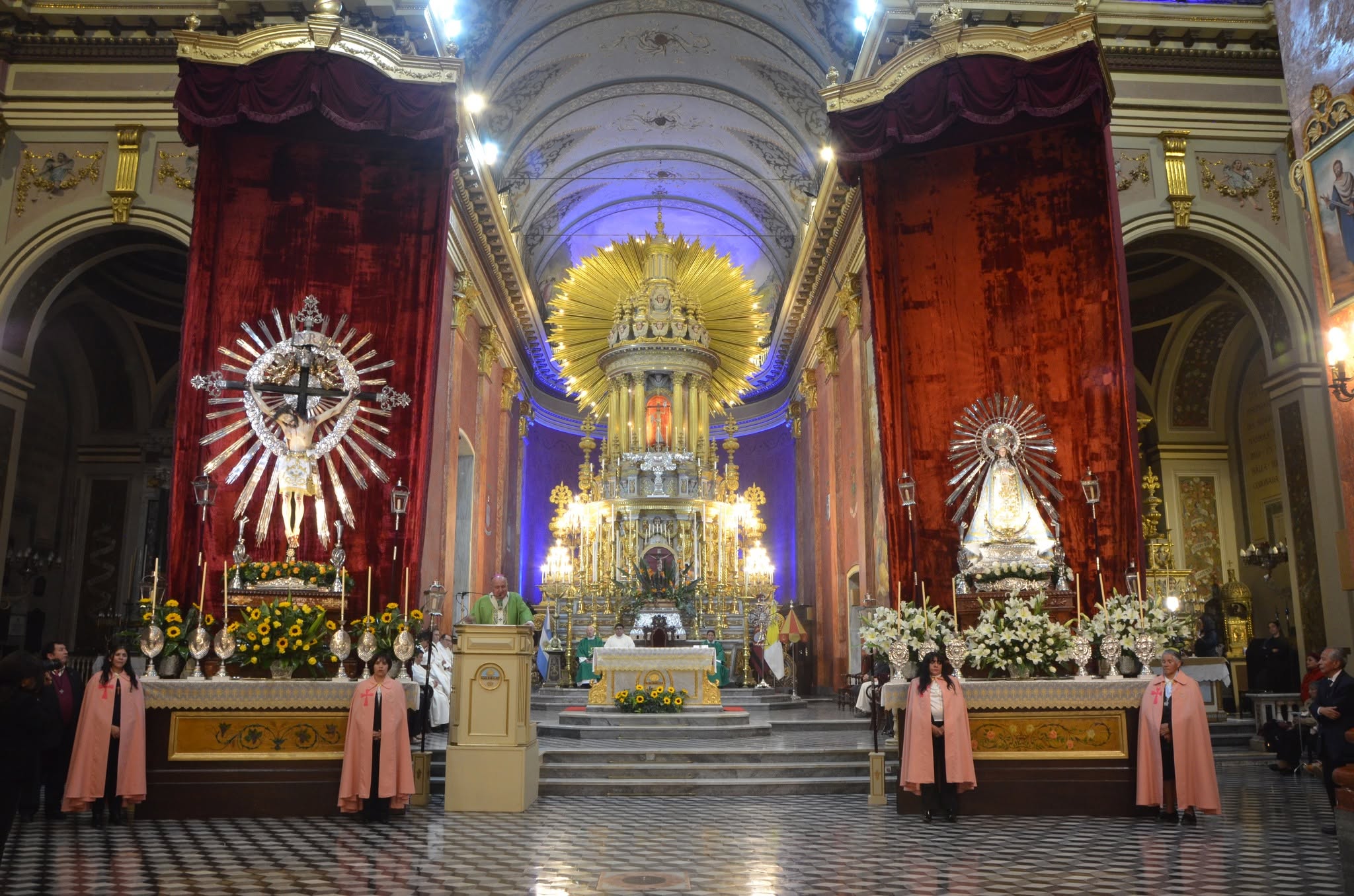 Imagenes del Señor y la Virgen del Milagro
